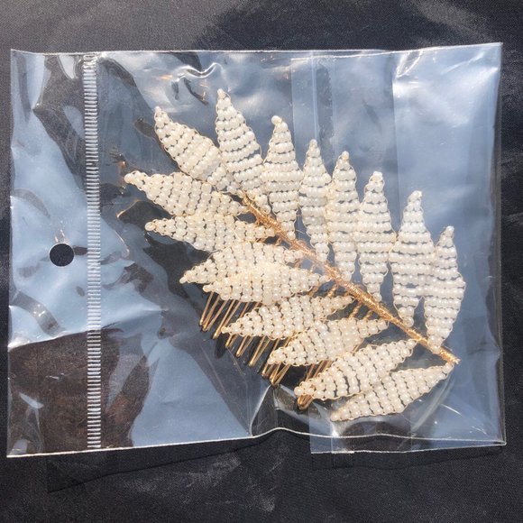 Handmade white and gold rice bead hair comb - Picture 3 of 3